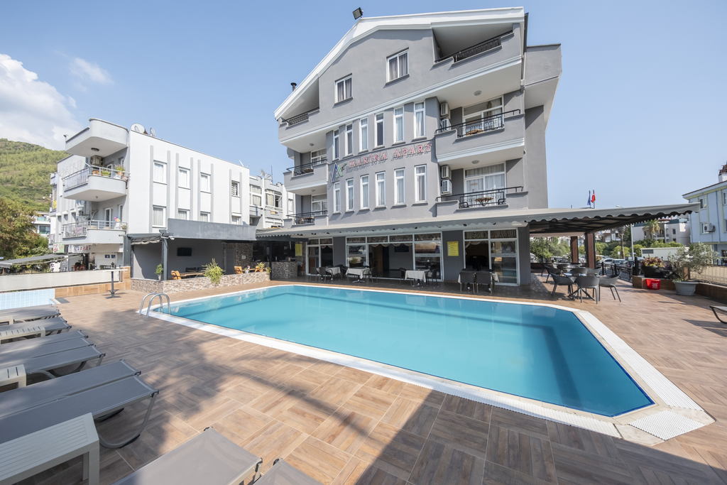 marmaris-pool